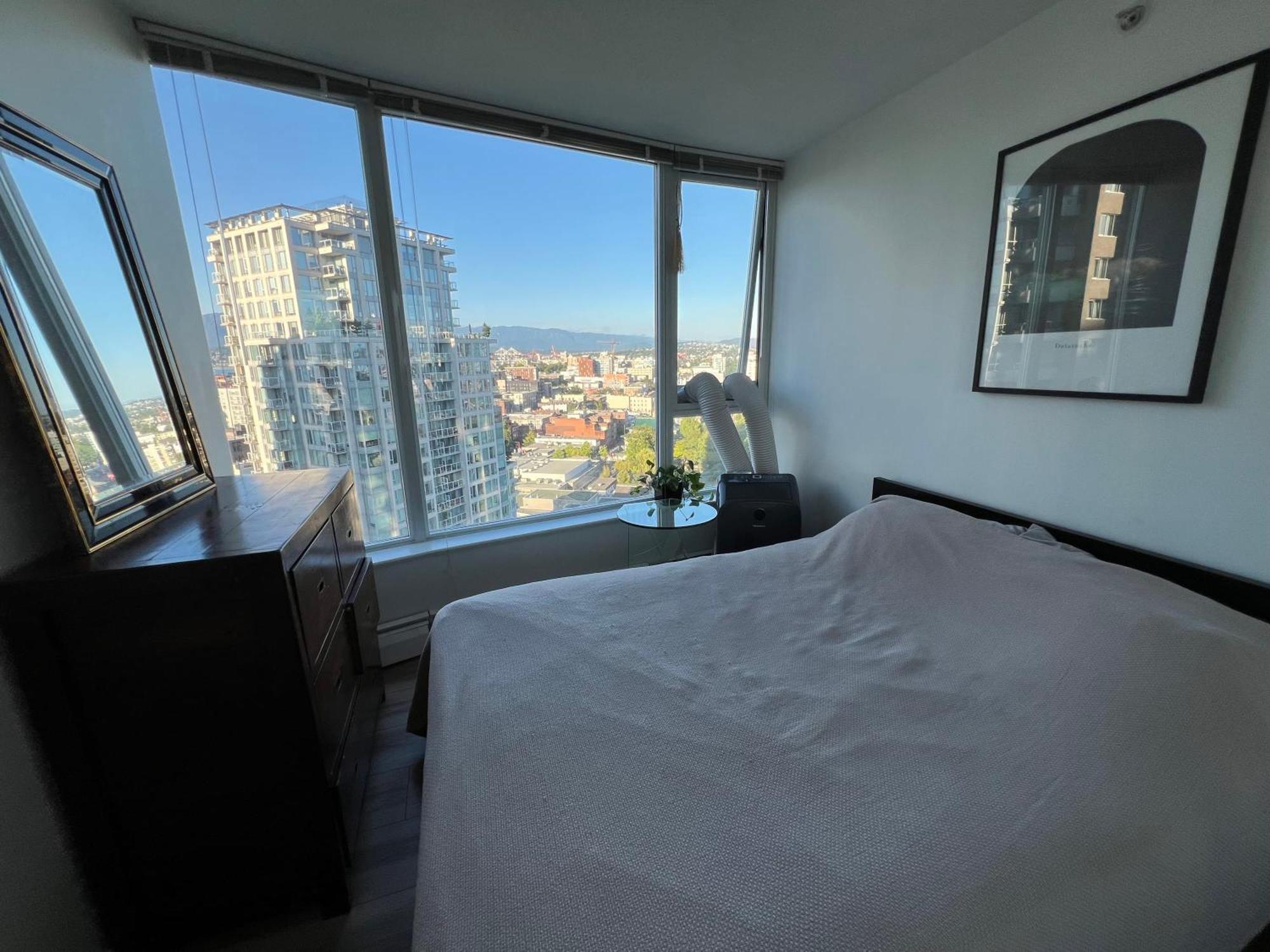 Luxury With Jacuzzi Pool & Sauna In Prime Location Apartment
