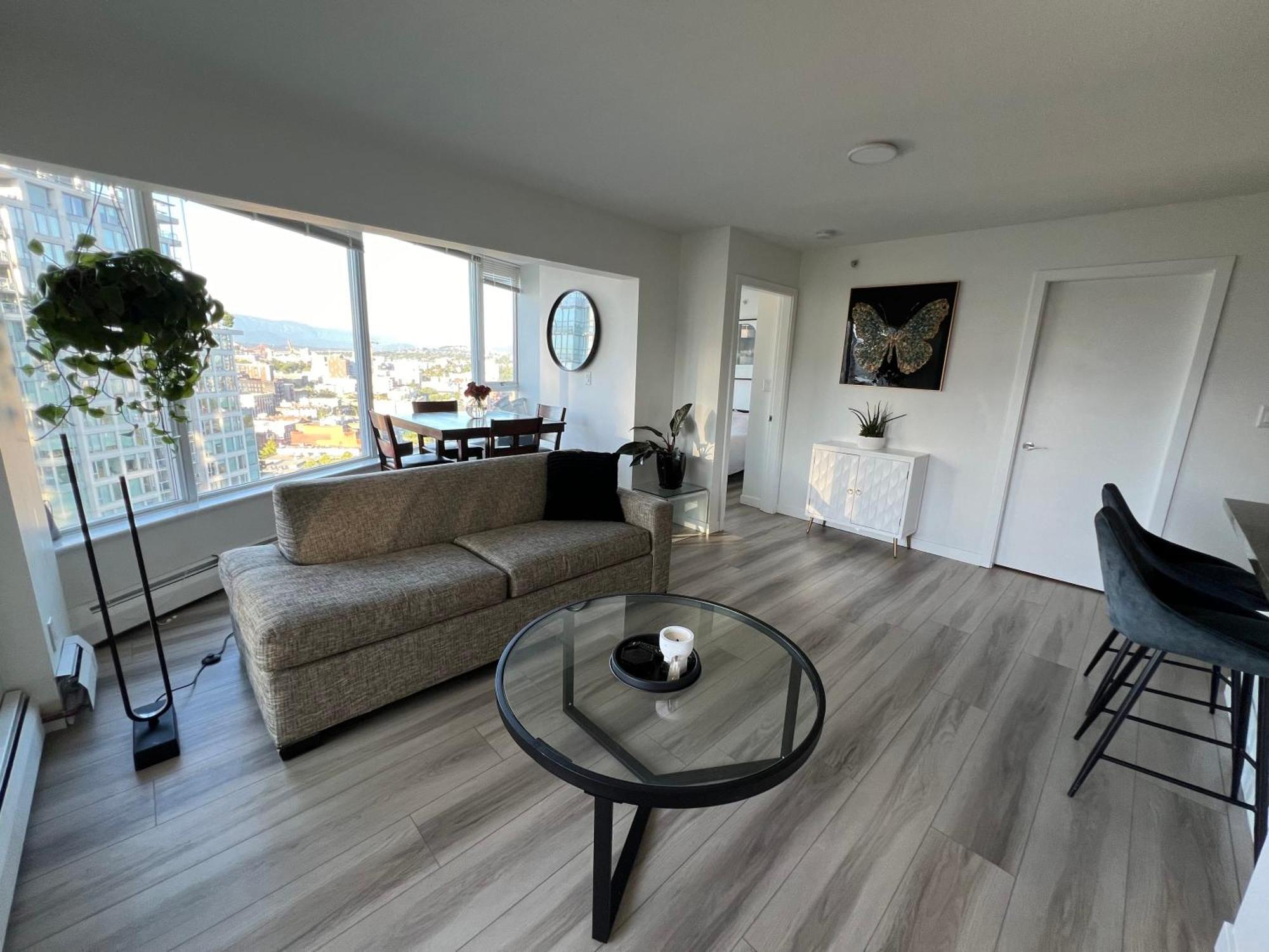 Luxury With Jacuzzi Pool & Sauna In Prime Location Apartment *