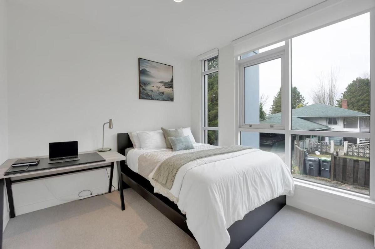 2-bedroom In Central Location * Vancouver
