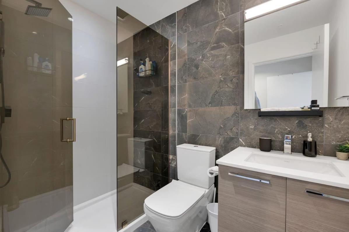 Apartment 2-bedroom In Central Location *