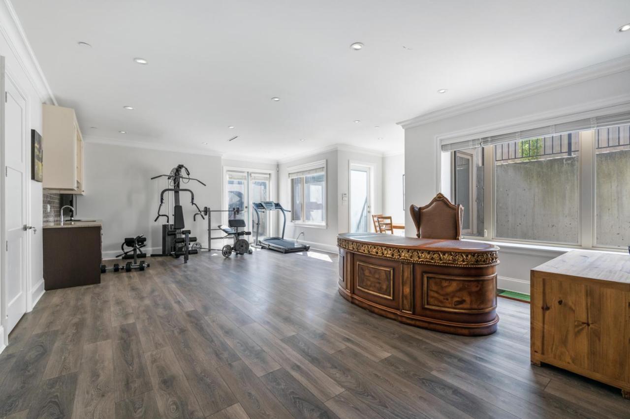 Elegant 2bd Bastment In Homestay Vancouver