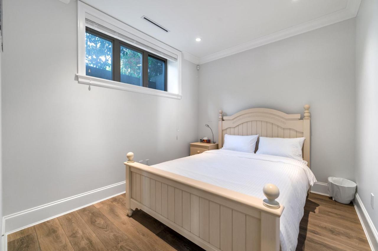 Homestay Elegant 2bd Bastment In Vancouver