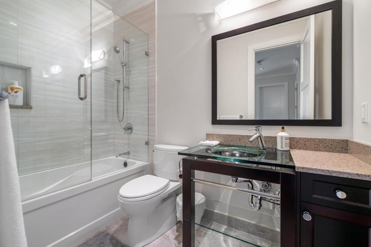 Elegant 2bd Bastment In Vancouver