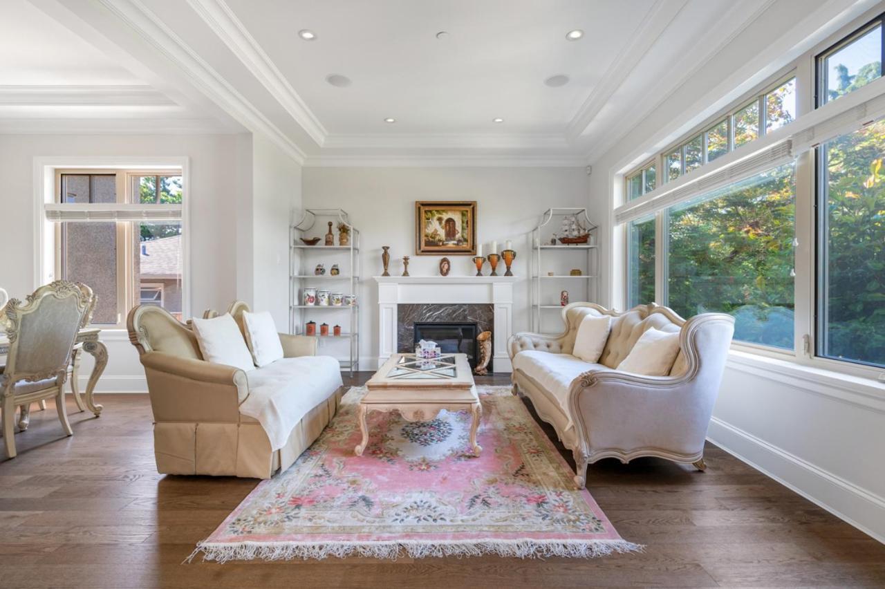 Elegant 2bd Bastment In Homestay Vancouver