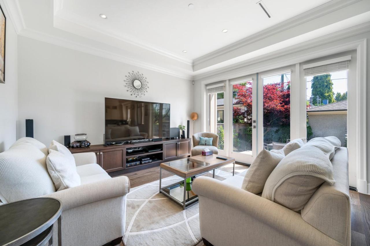 Homestay Elegant 2bd Bastment In
