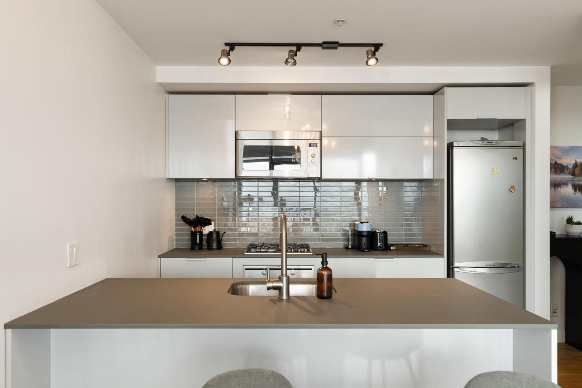 Apartment Skyhome In Gastown Amazing Ocean&mountain Views *