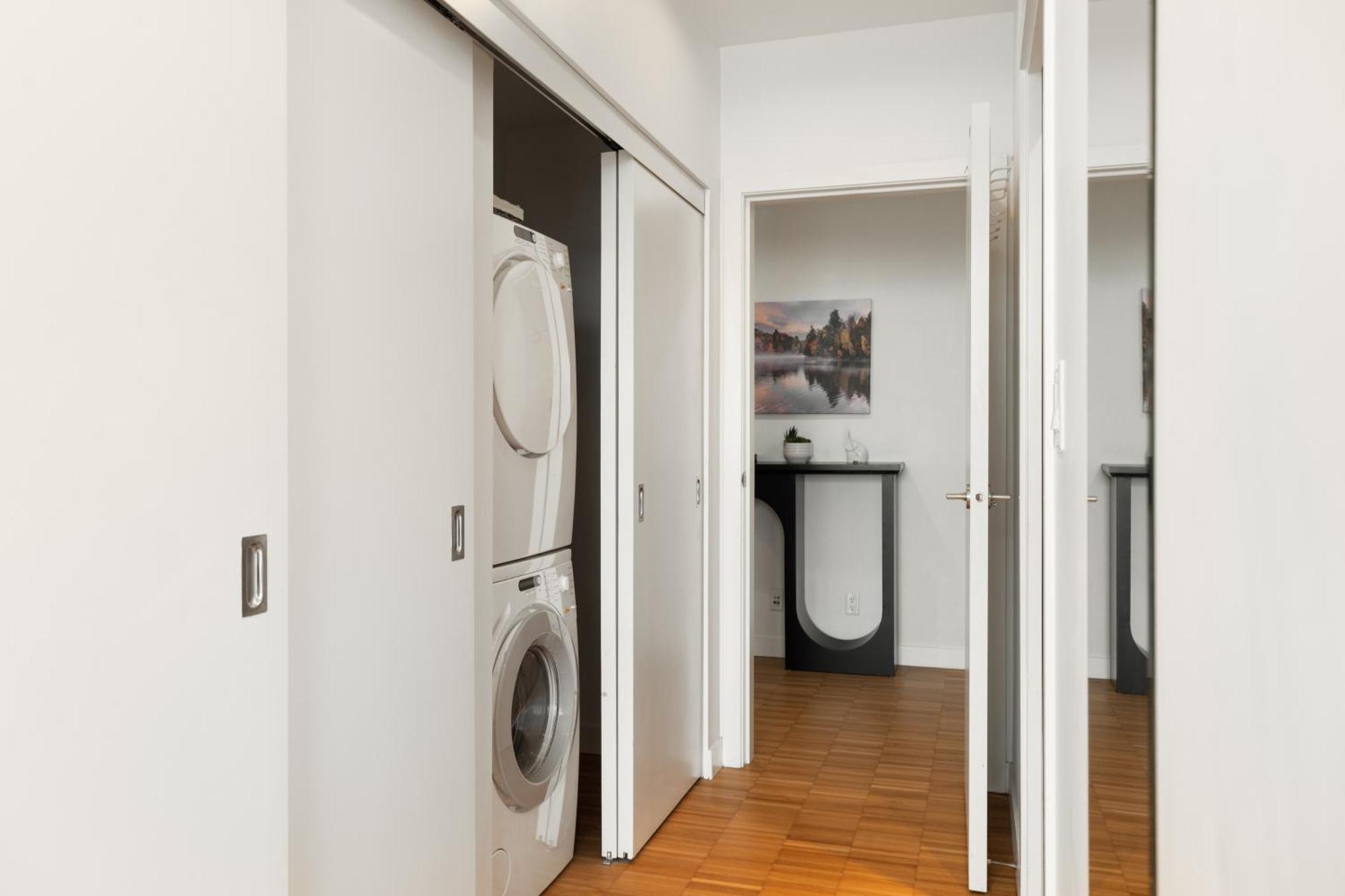 Apartment Skyhome In Gastown Amazing Ocean&mountain Views *