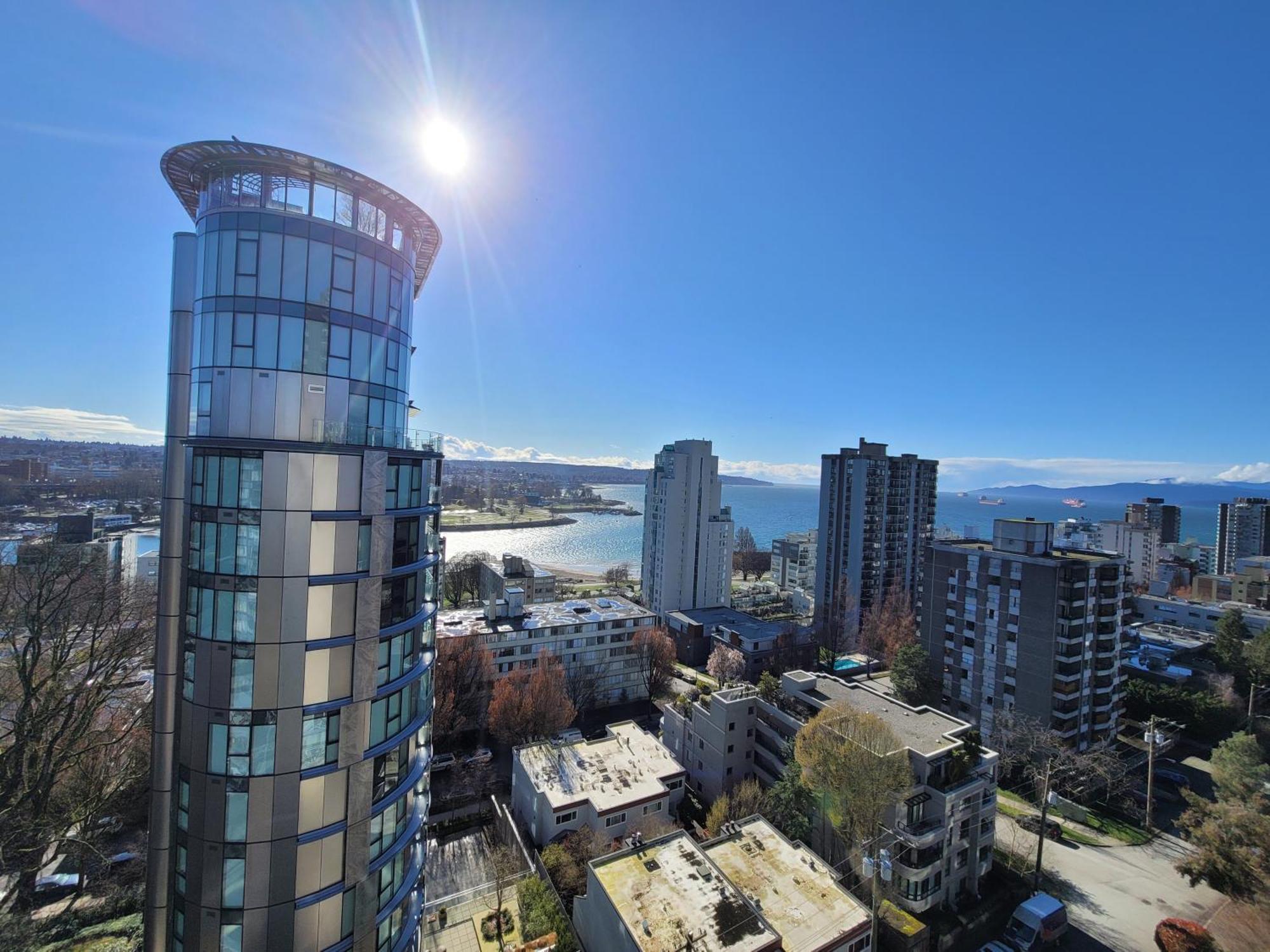 Designer-luxury. Waterview, Parking, Rooftop Pool *