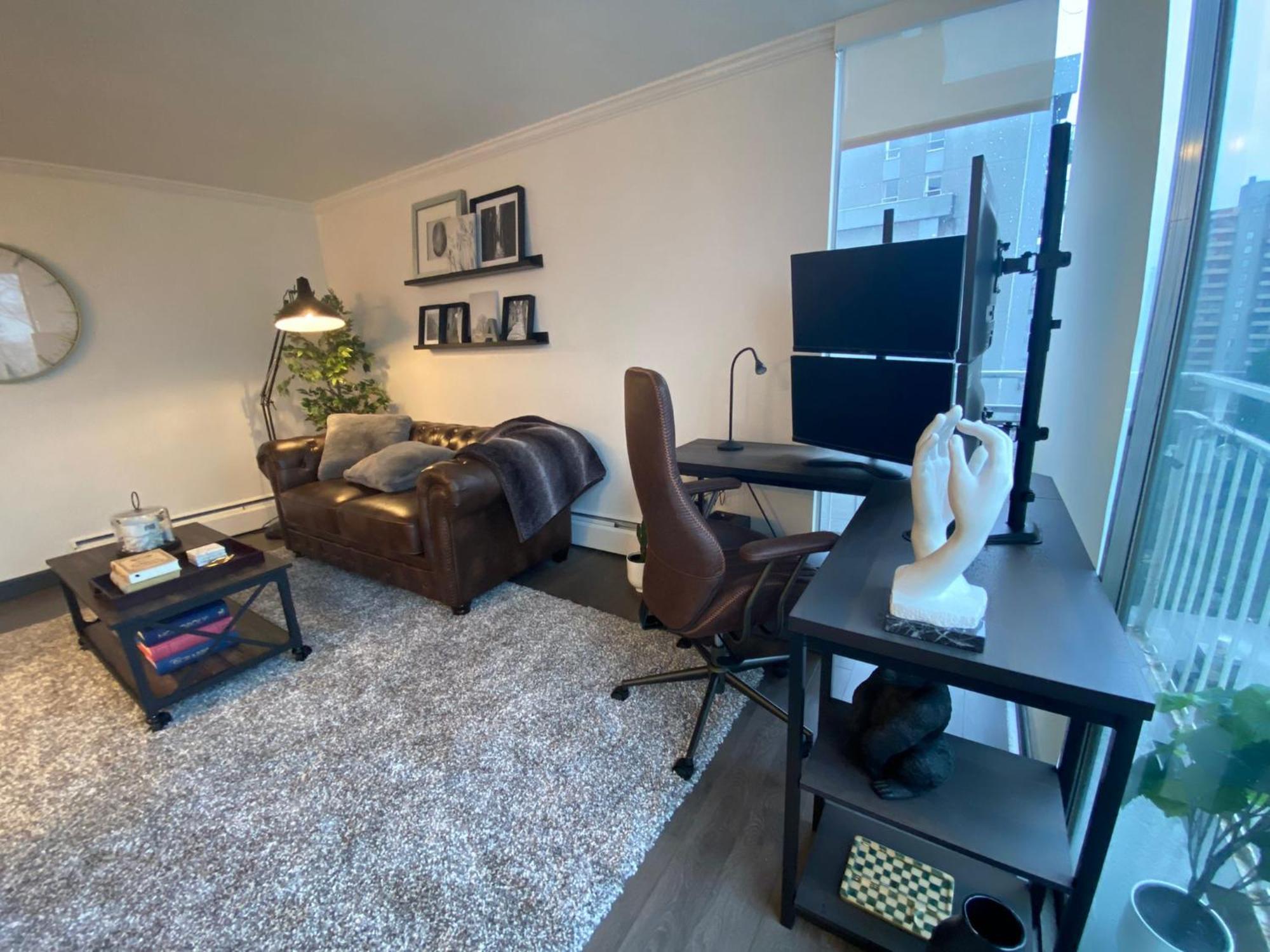 Designer-luxury. Waterview, Parking, Rooftop Pool