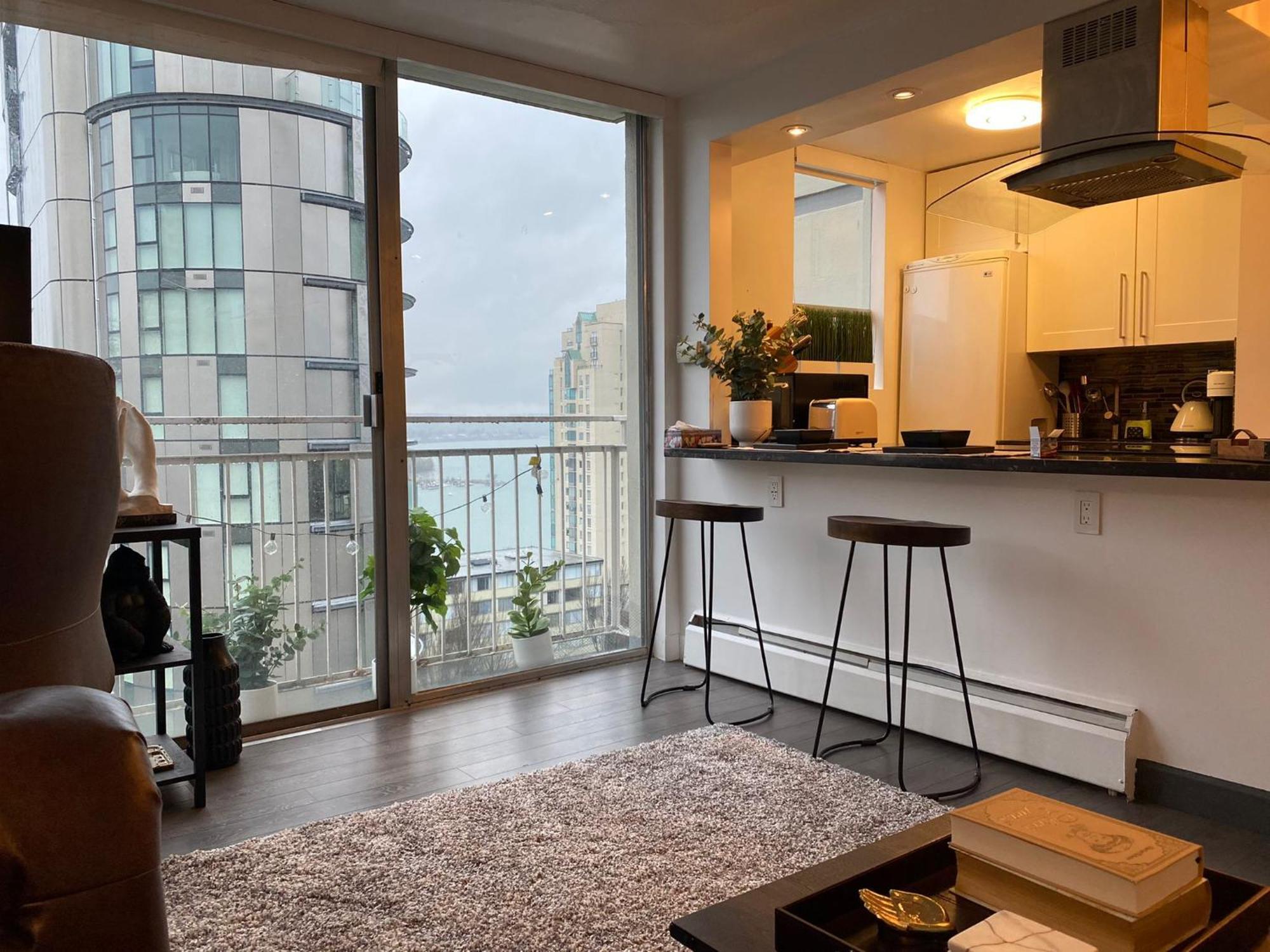 Apartment Designer-luxury. Waterview, Parking, Rooftop Pool *
