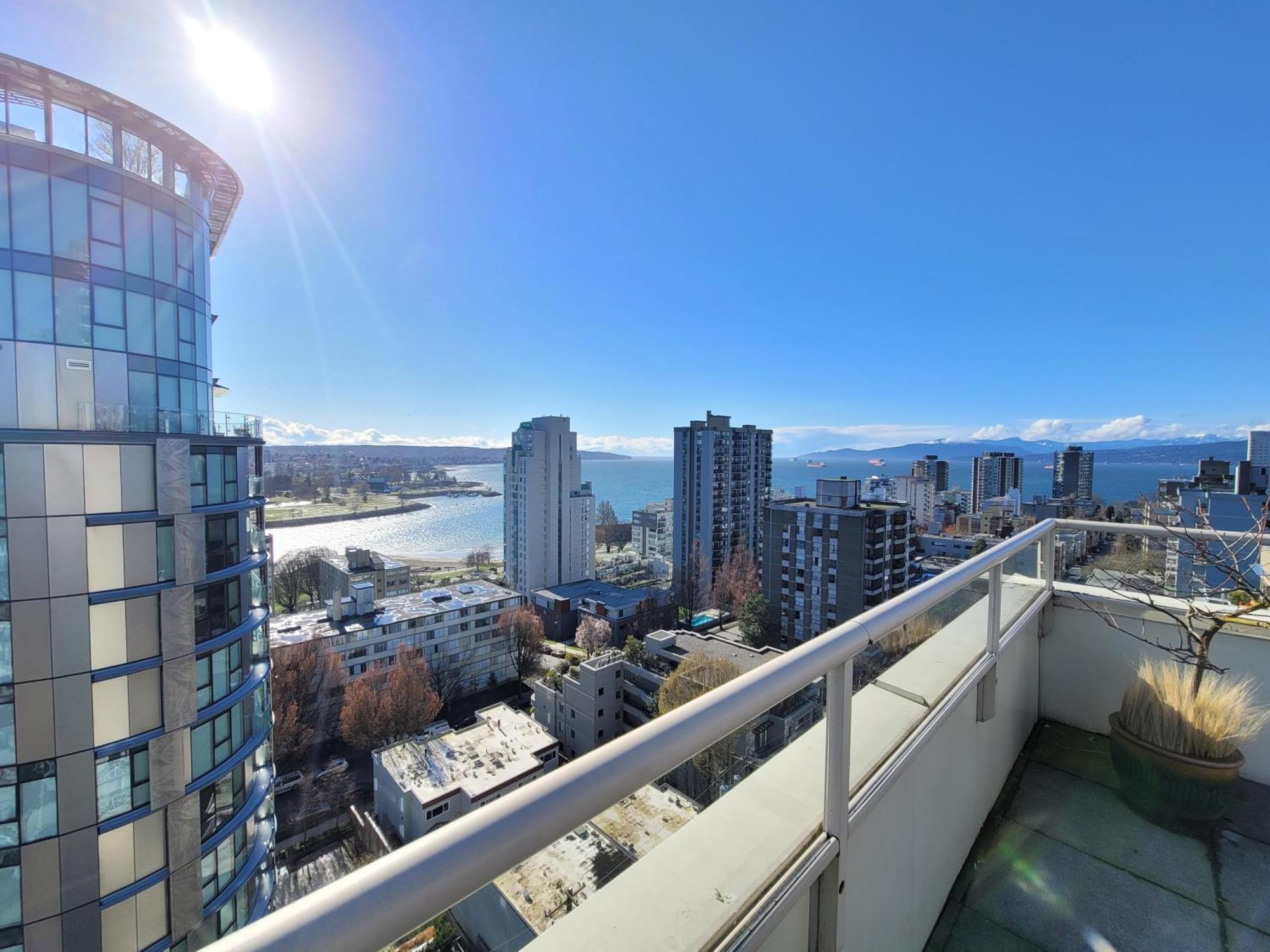 Designer-luxury. Waterview, Parking, Rooftop Pool * Vancouver