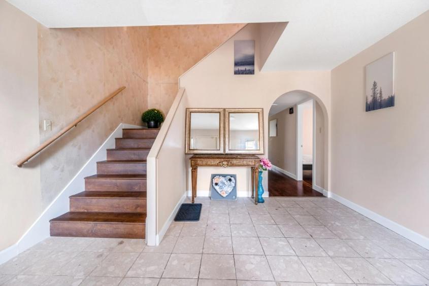 Charming In Prime Location *