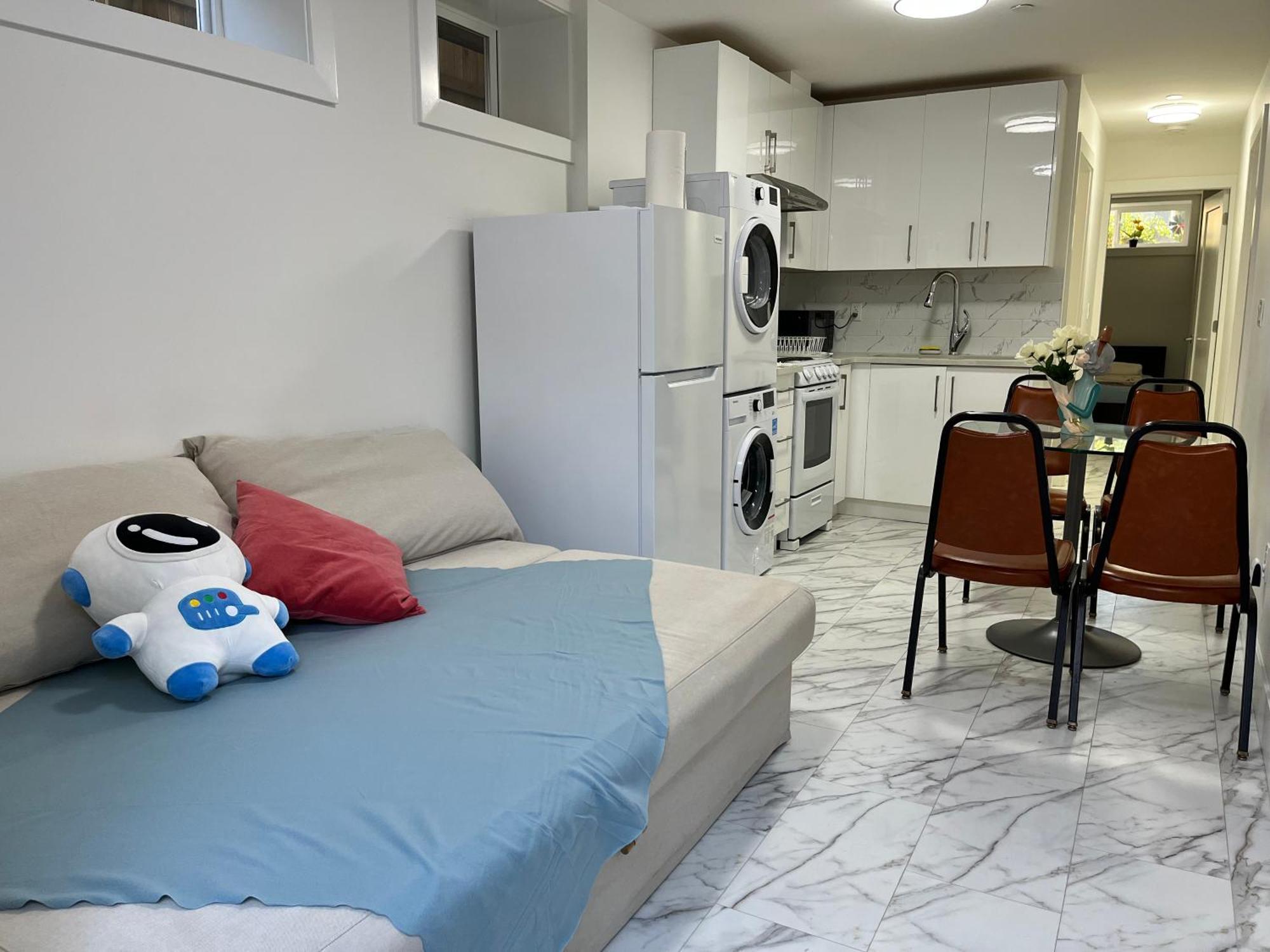 Great Location Private Fully Furnished Vancouver