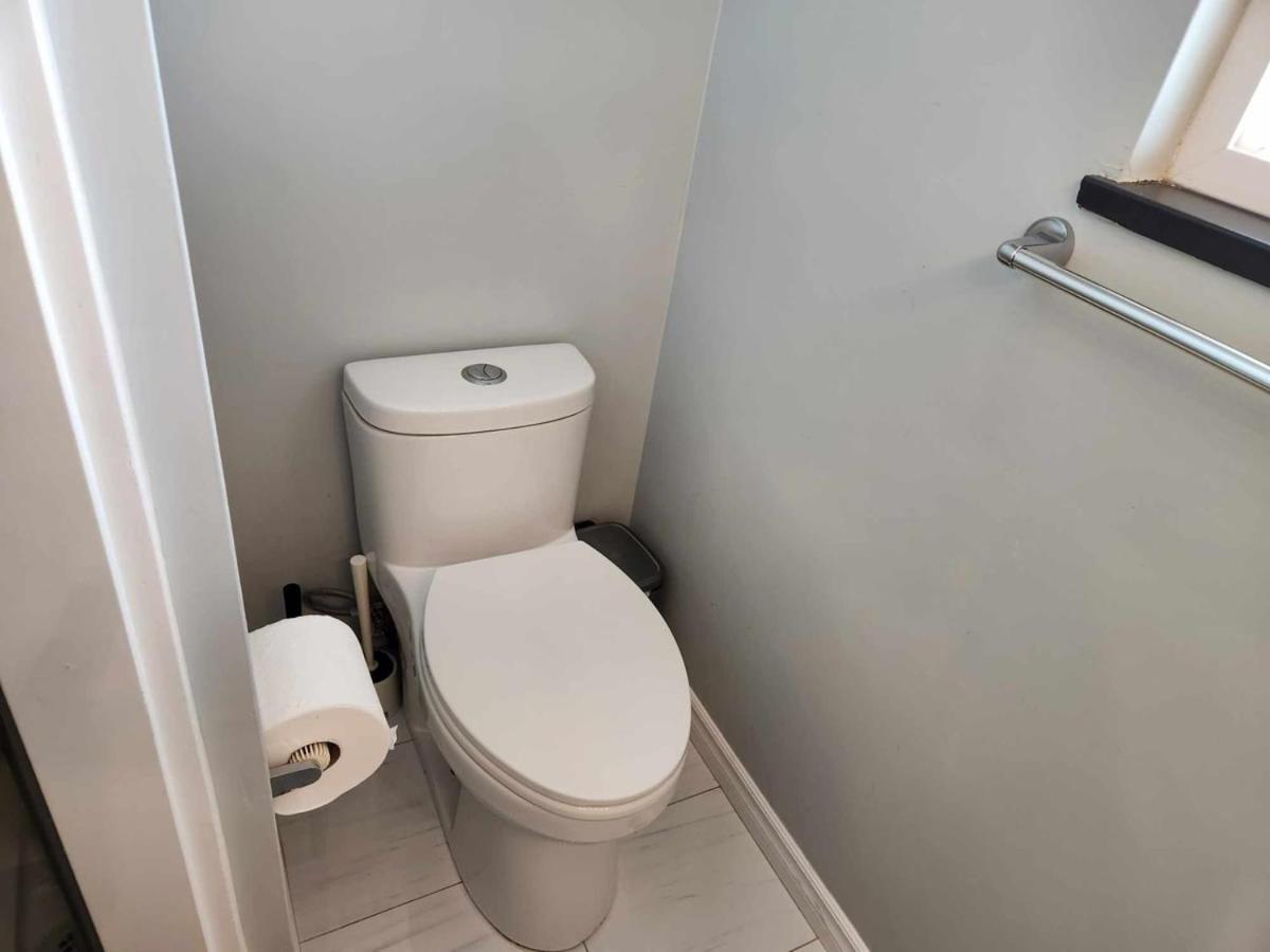 City Charm: Furnished 3-br Retreat *