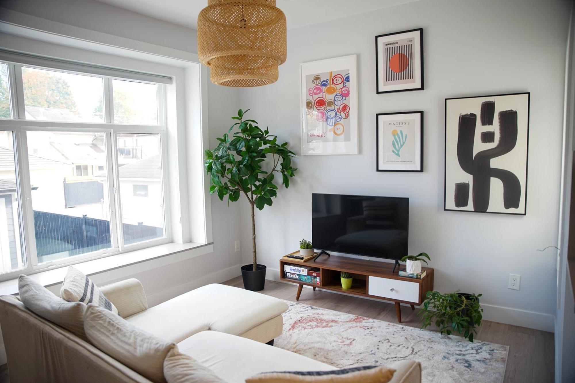 Charming 3br In A Lovely Neighborhood