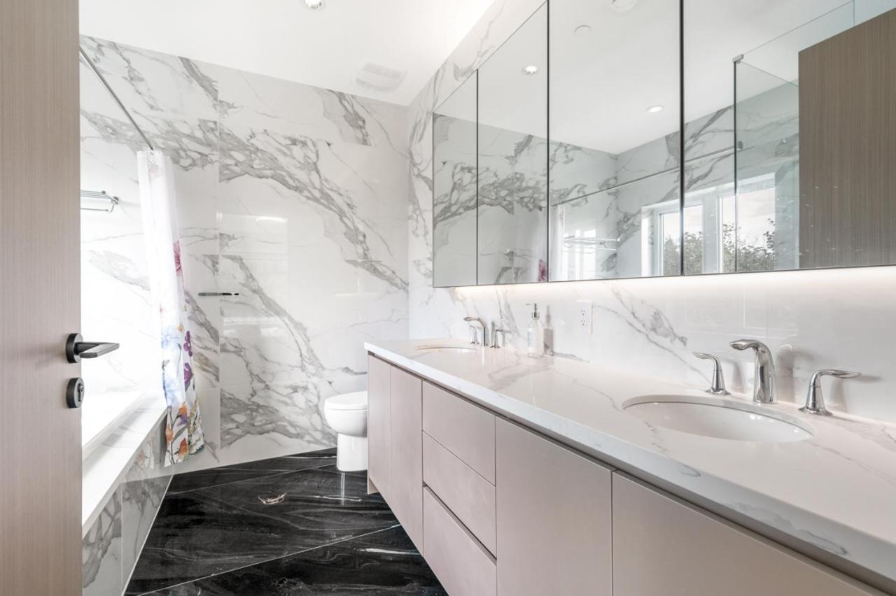 Charming And Modern Retreat In Trendy 42nd Avenue Neighbourhood Holiday home Vancouver