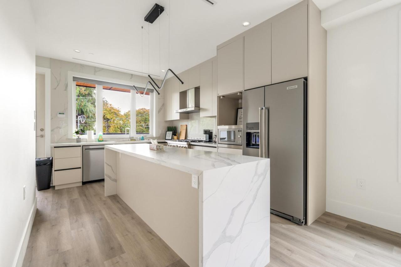 Holiday home Charming And Modern Retreat In Trendy 42nd Avenue Neighbourhood Vancouver