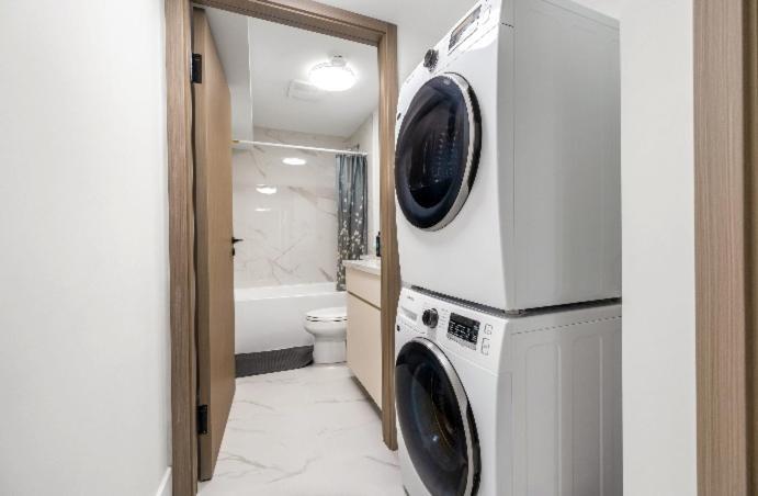 Private 2bd Basement In Westside Holiday home