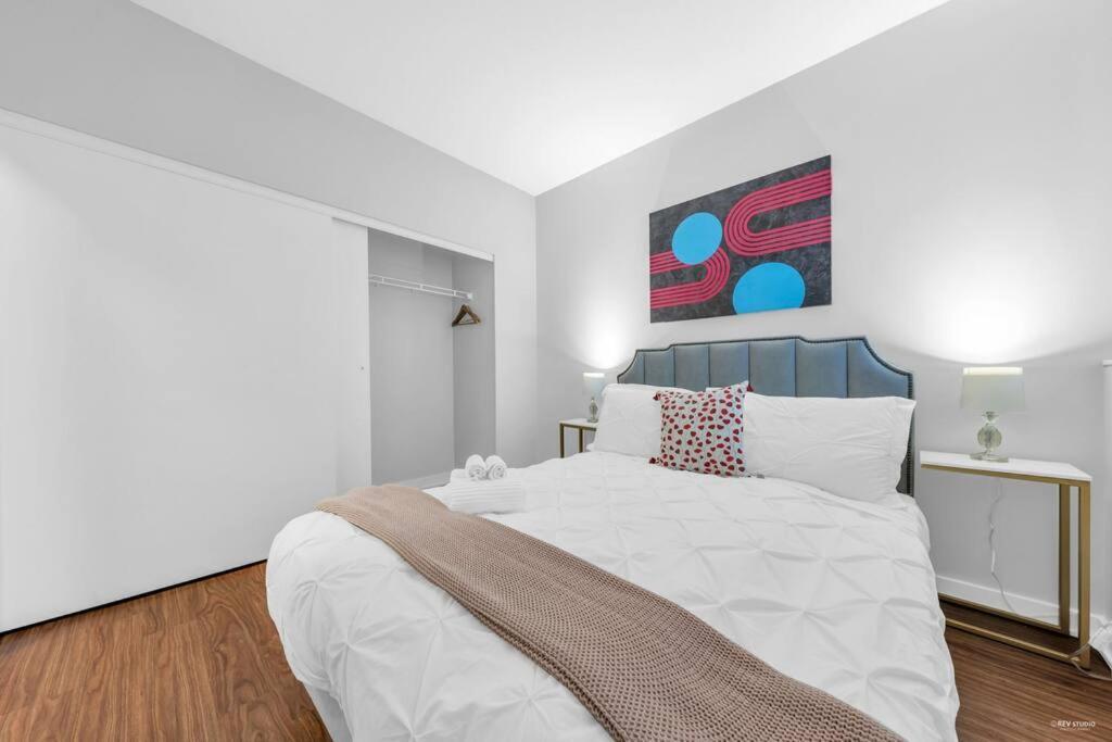 Lovely 2-bedrooms Downtown Free Parking Vancouver