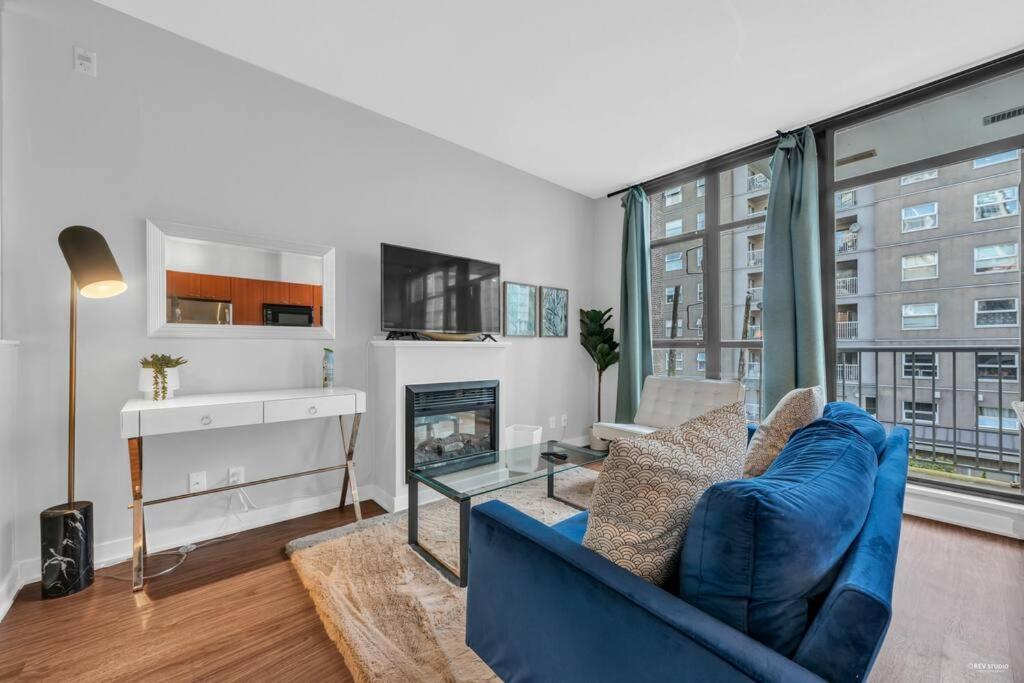 Lovely 2-bedrooms Downtown Free Parking Apartment