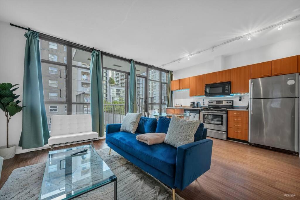 Apartment Lovely 2-bedrooms Downtown Free Parking