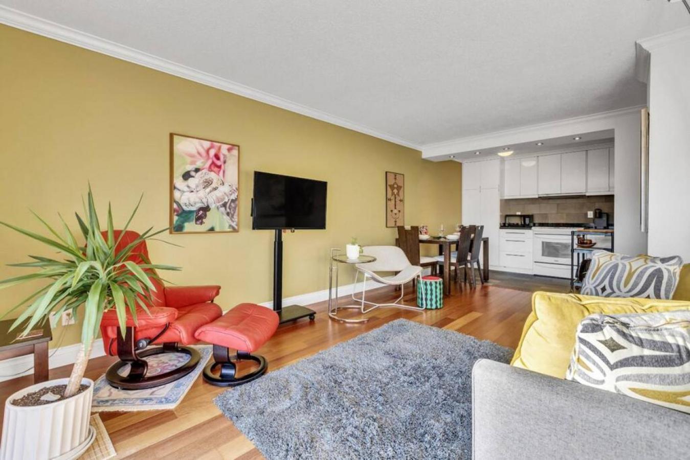 Adorable 1-bedroom On Kitsilano Apartment