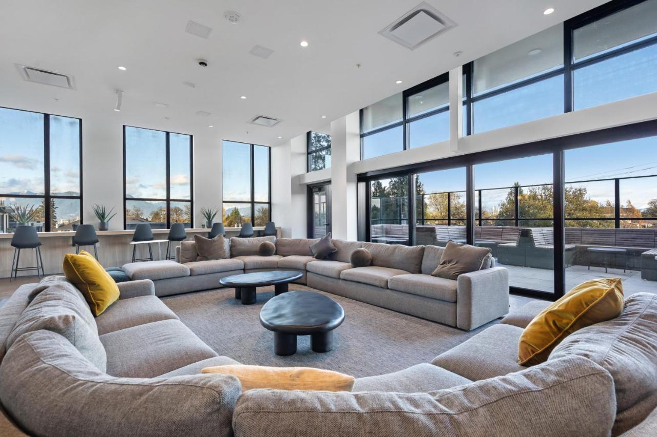 Stylish & Modern 2-bedroom Apartment