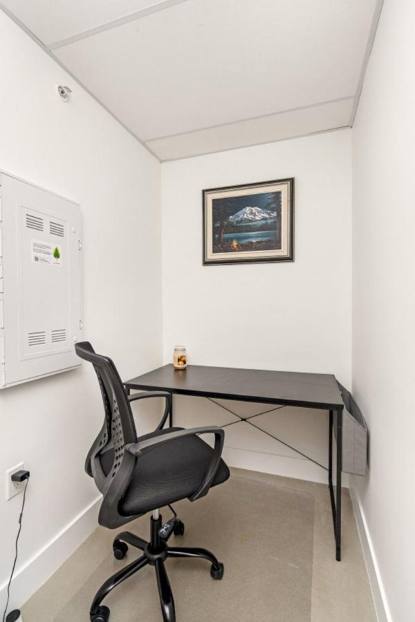 Apartment Stylish & Modern 2-bedroom Vancouver