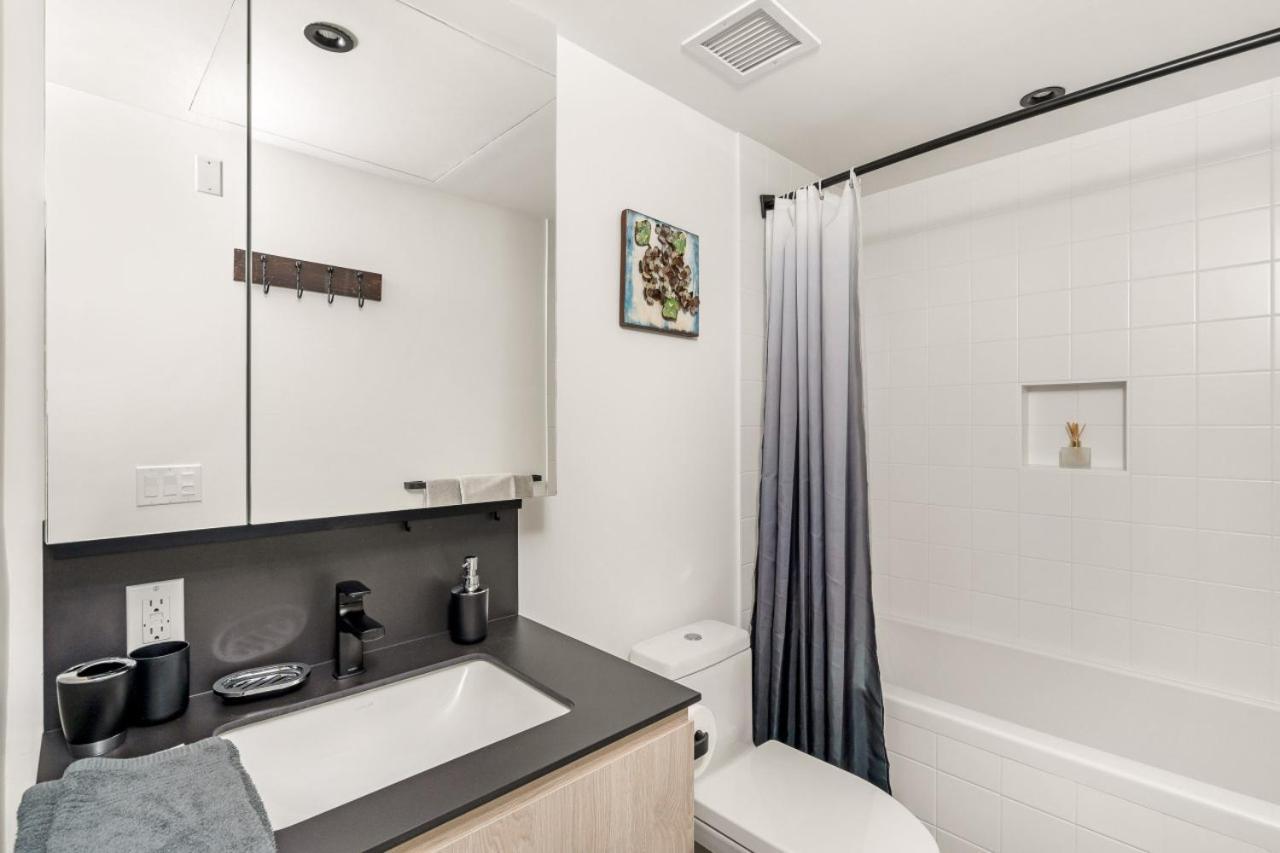 Stylish & Modern 2-bedroom *
