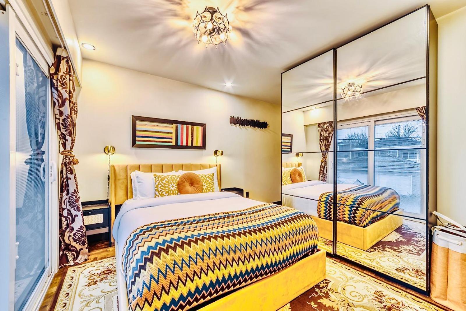 Neocolonial Nouveau Kensington Vacation Guest house *