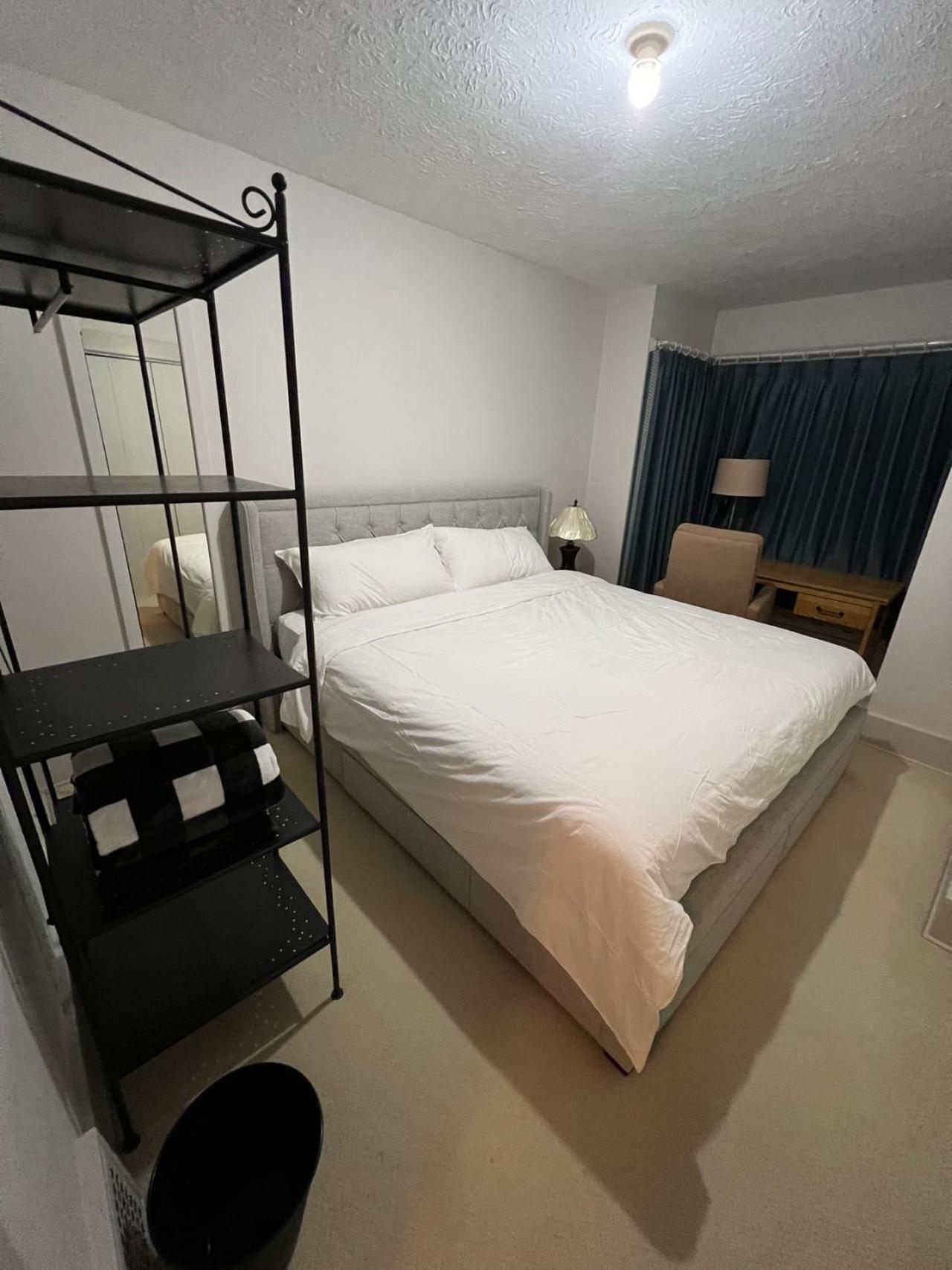 Homestay Larch House In West Vancouver