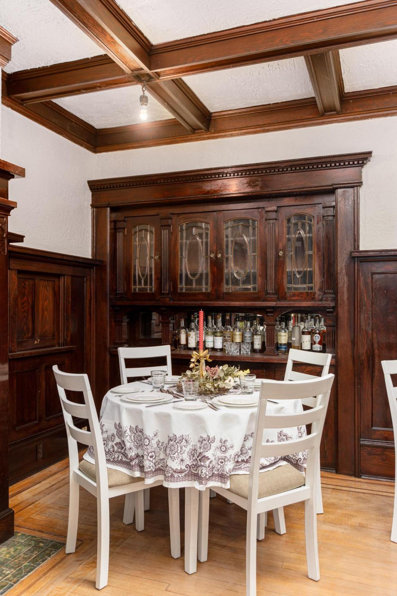 The Hunter House Bed & Breakfast