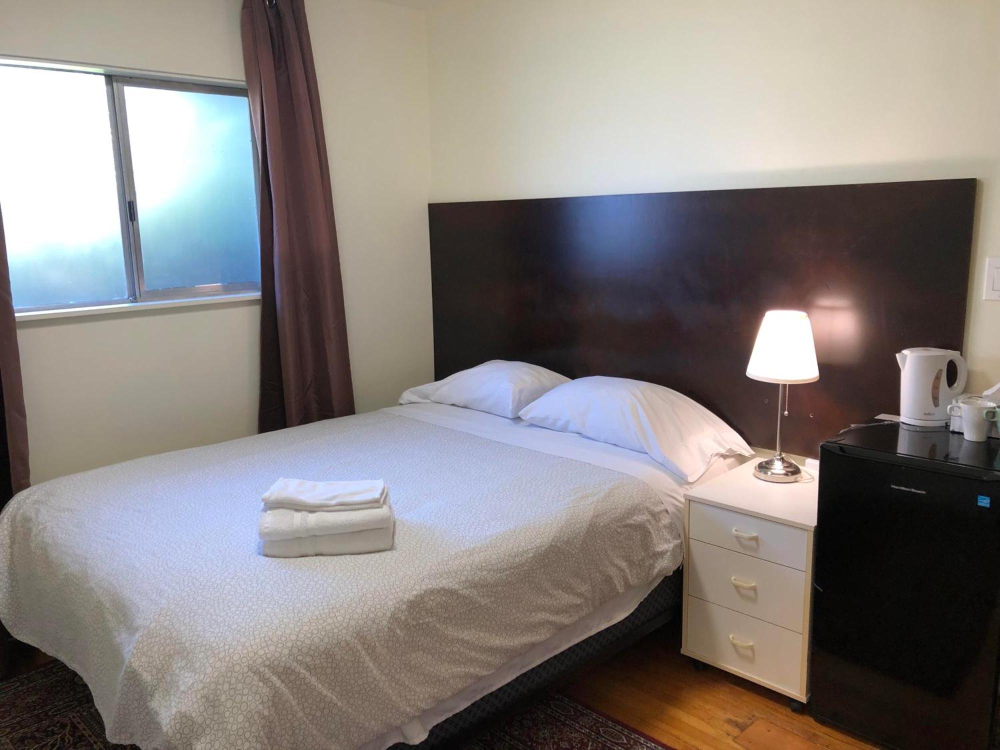 Comfort Near Subway Station, Bus And Downtown Homestay