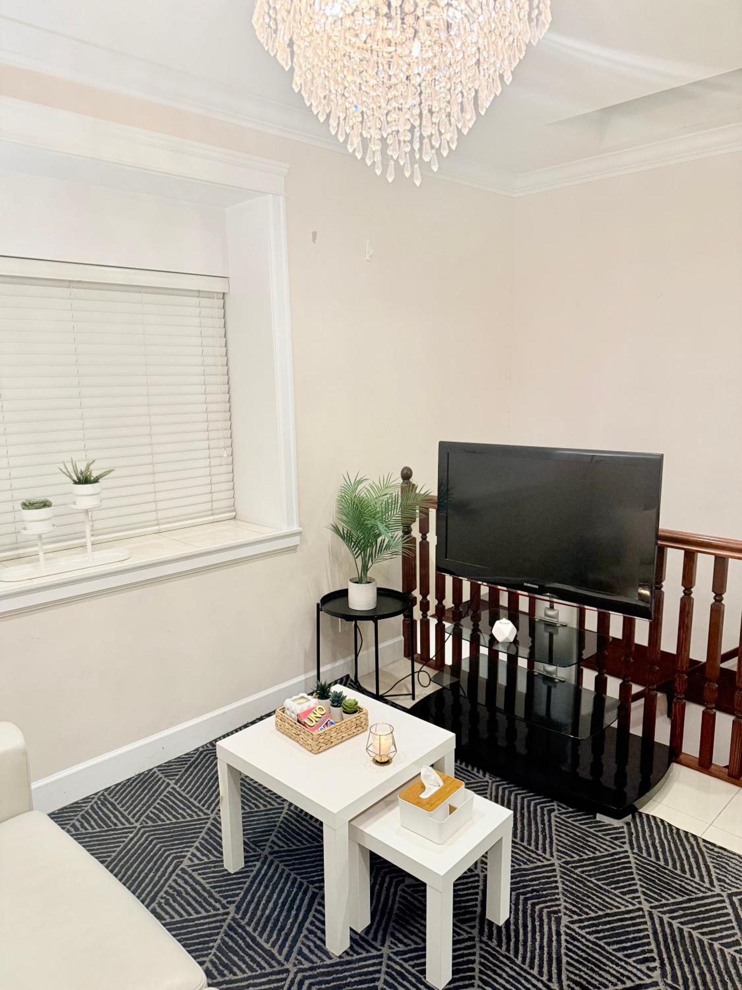 Holiday home Modern & Cozy 2-bed In *