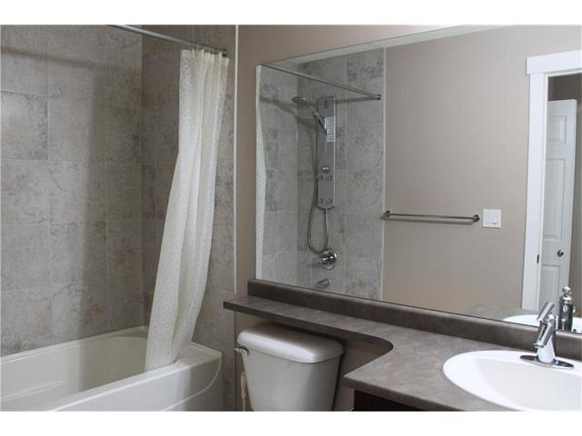 Modern Elegance: Luxe 2br2ba Townhouse In Downtown *