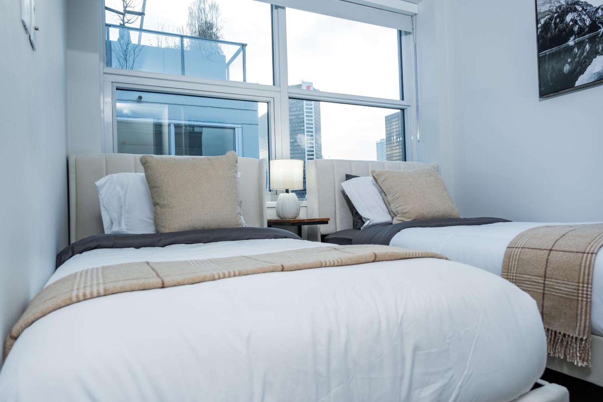 Apartment Downtown Center Silverstone Tower I And Ii Long-term Only Your Second In Vancouver
