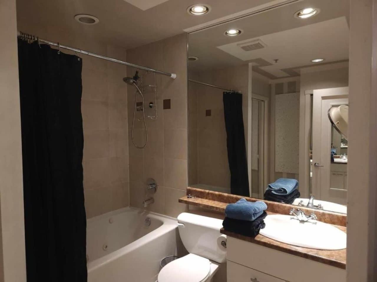 Chic Modern 2br Yaletown Townhouse - Ultimate Comfort Convenience For A Prime * Vancouver