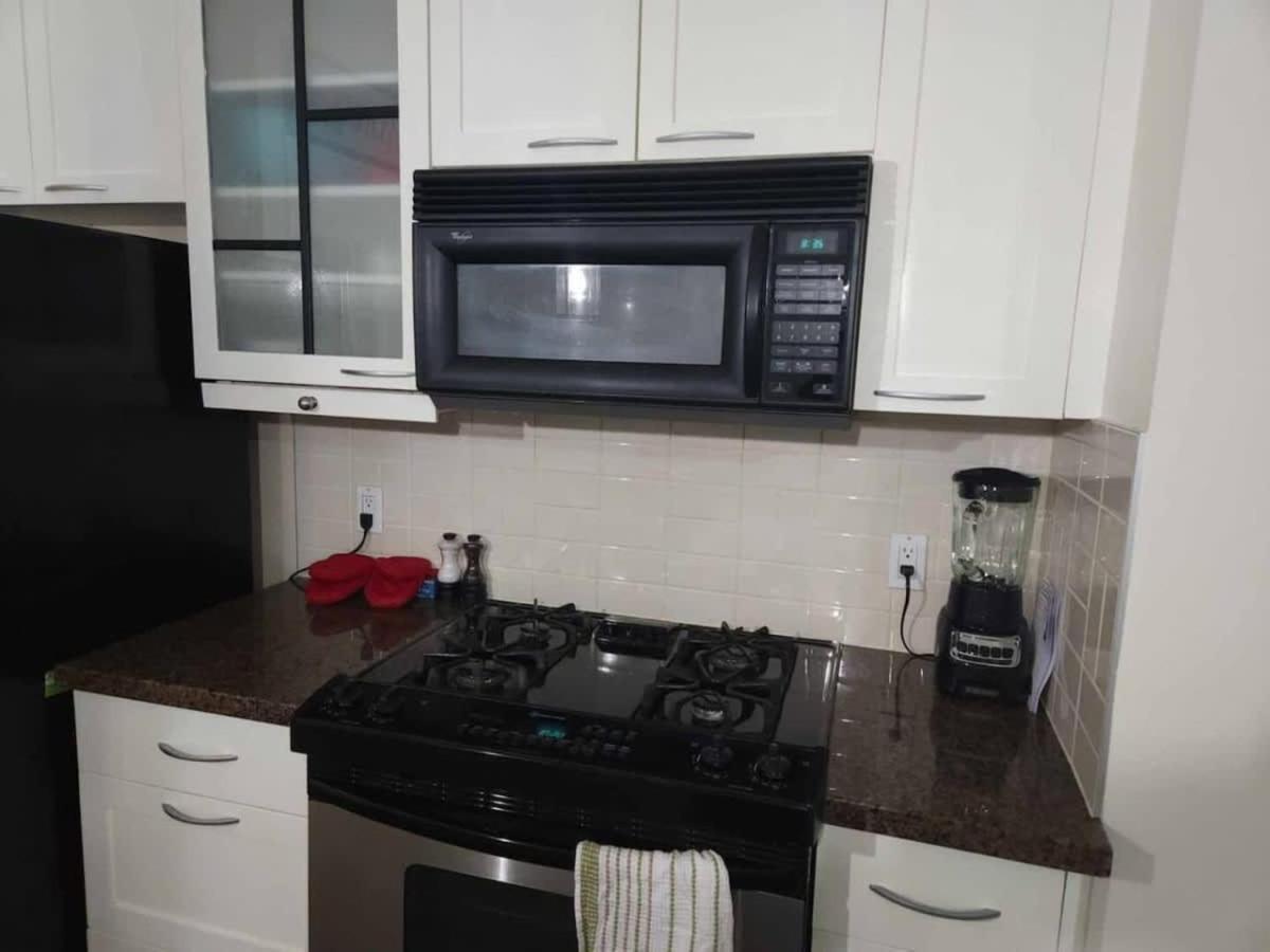 Signature Downtown Townhouse * Vancouver