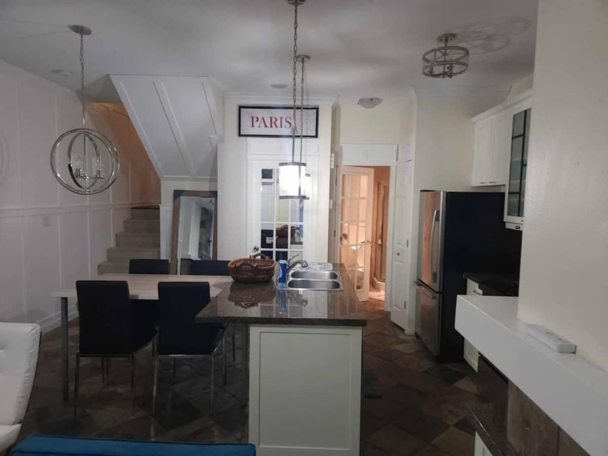 Holiday home Signature Downtown Townhouse *
