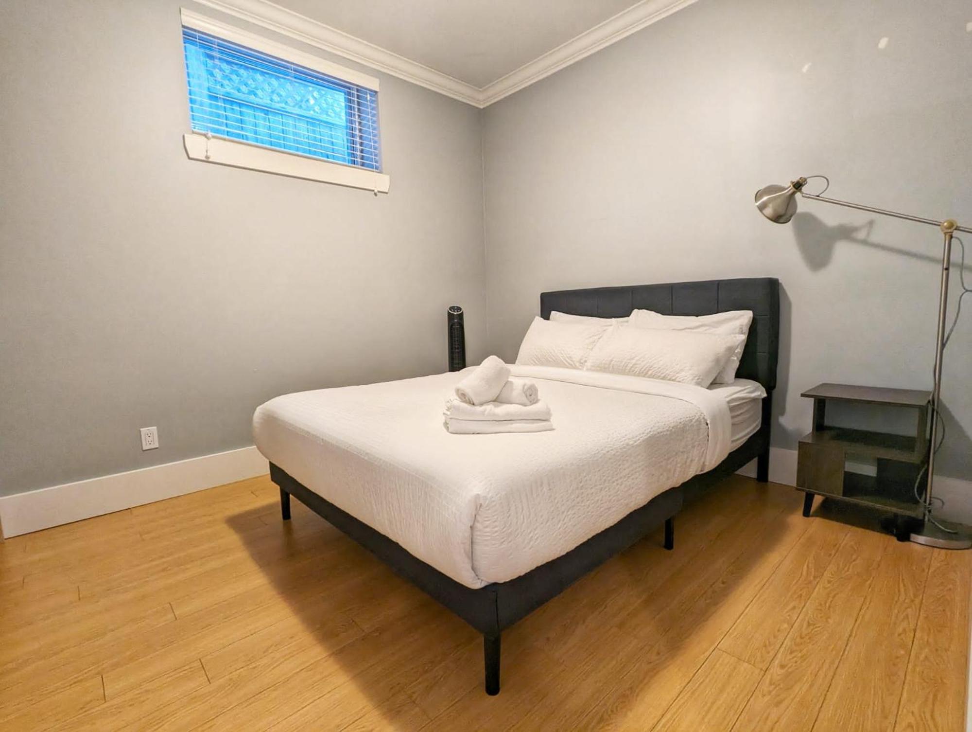 Apartment Cozy With 3beds2baths In Marpole