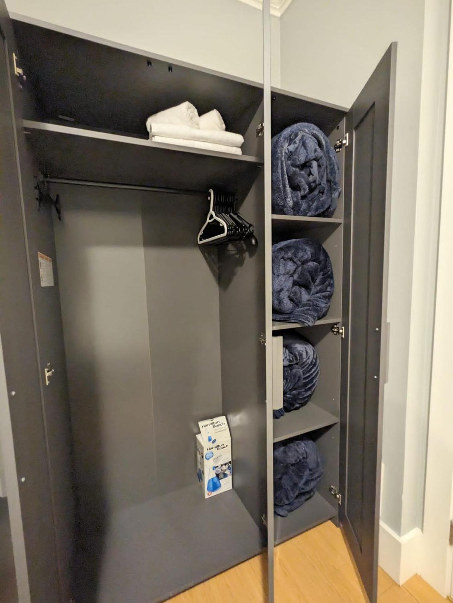 Apartment Cozy With 3beds2baths In Marpole *