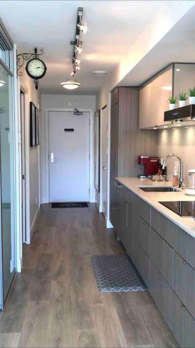 Stylish With Free Parking, 90 Day Minimum *