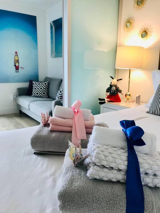 Stylish With Free Parking, 90 Day Minimum Apartment Vancouver
