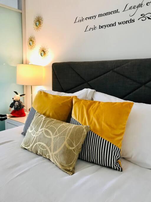 Stylish With Free Parking, 90 Day Minimum *