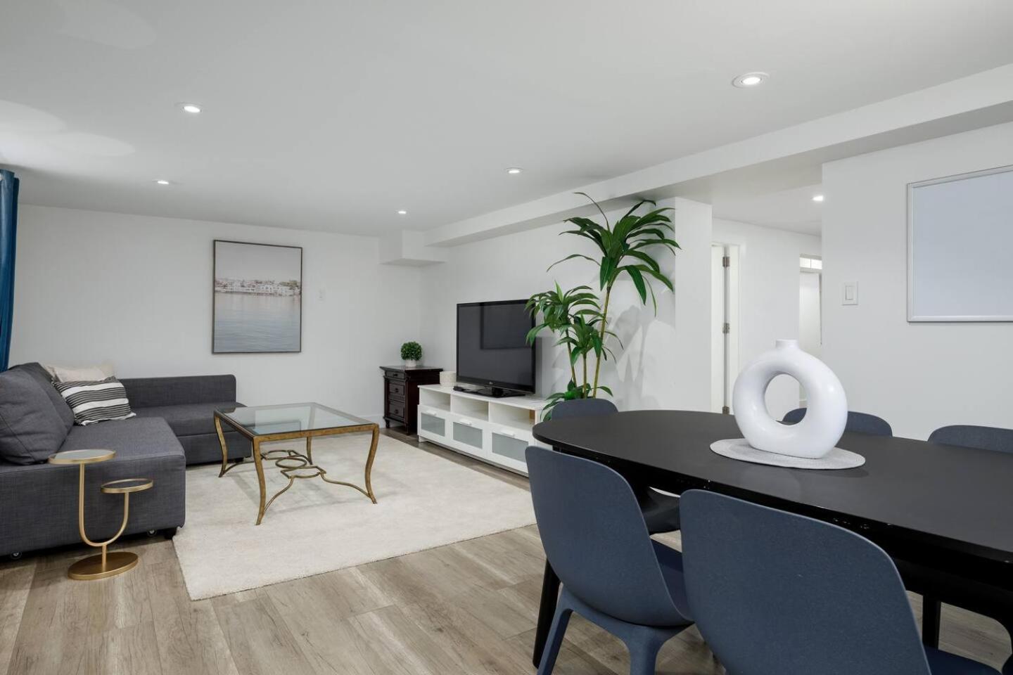 Cozy Near Ubc, Kits, And Dt Holiday home *