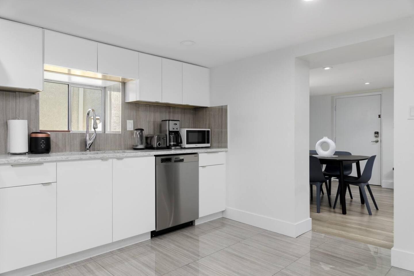 Holiday home Cozy Near Ubc, Kits, And Dt *