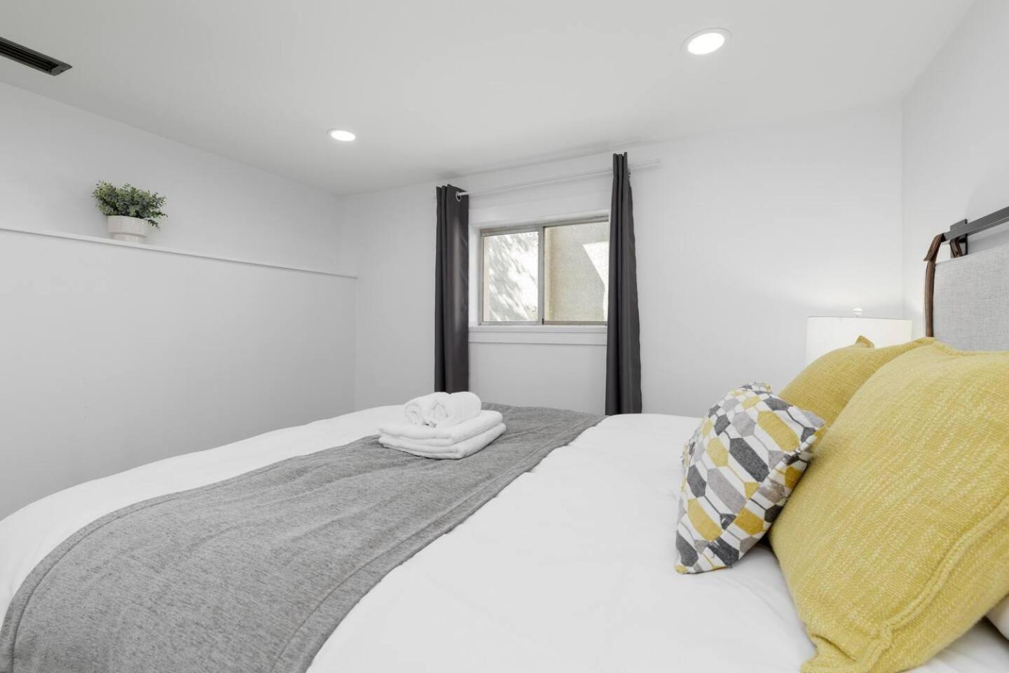 Holiday home Cozy Near Ubc, Kits, And Dt *