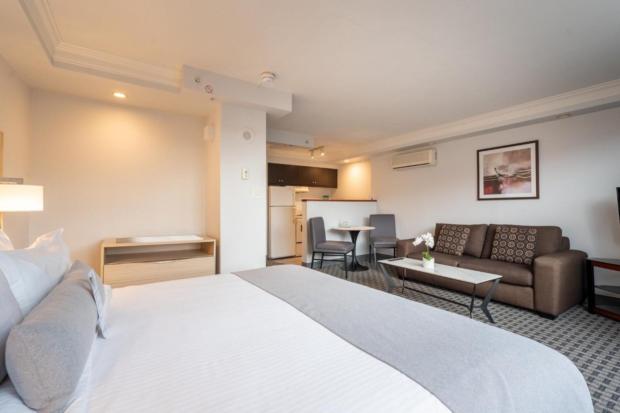 Century Plaza Hotel Vancouver
