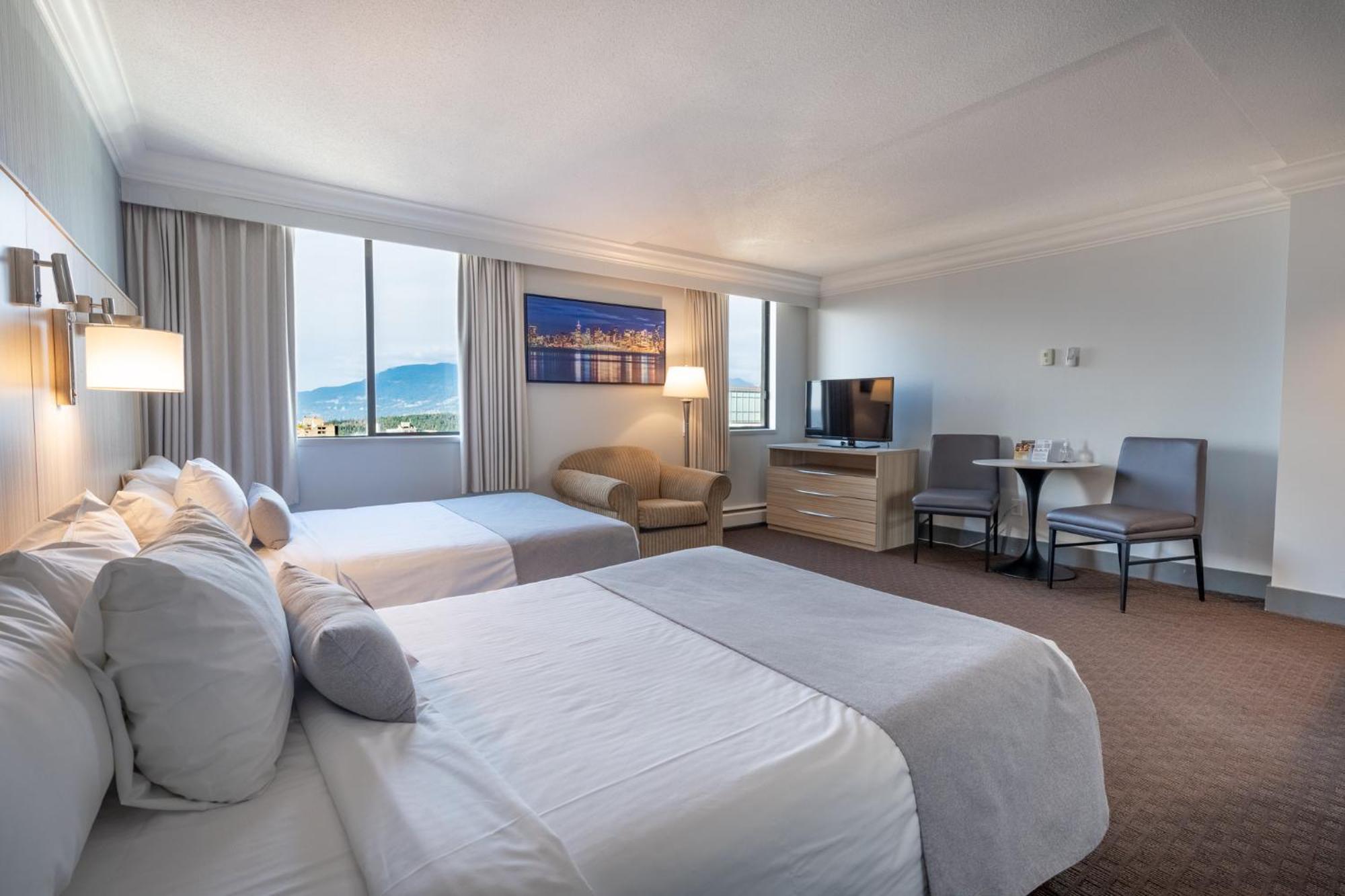 Hotel Century Plaza 3*