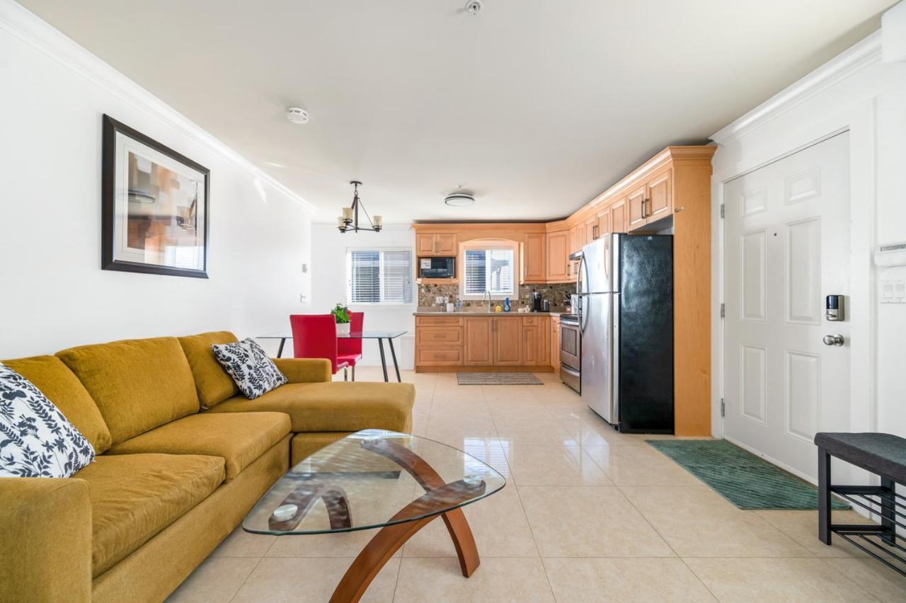 Holiday home Spacious And Modern Comfort Retreat In Heart Of